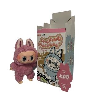 Authentic Exciting Macaron “Lychee Berry” Labubu